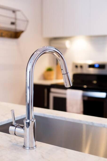 Sleek In The Heart Of Little Italy By Den Appartement *
