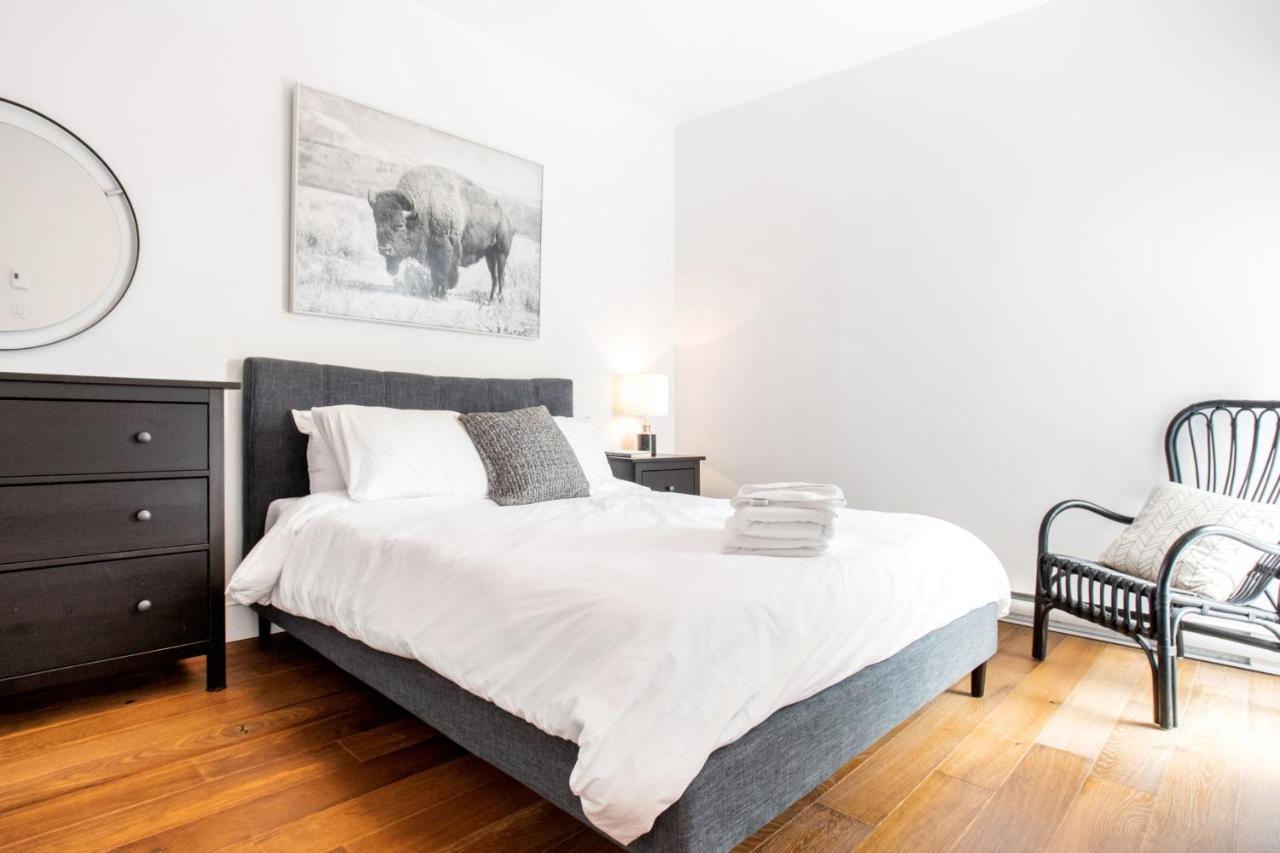 Sleek In The Heart Of Little Italy By Den *