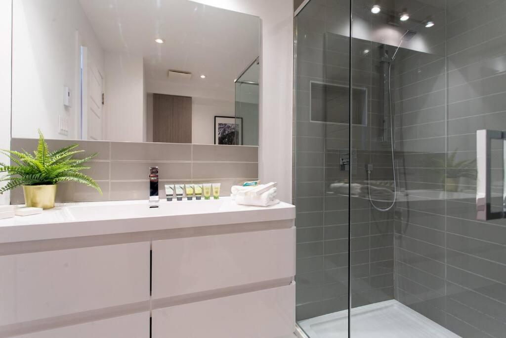 Sleek In The Heart Of Little Italy By Den * Montreal