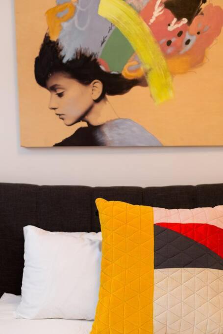 Sleek In The Heart Of Little Italy By Den Apartment